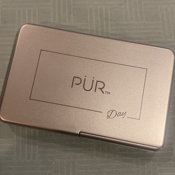 PUR On The Go Eyeshadow Palette - Picture 3 of 3